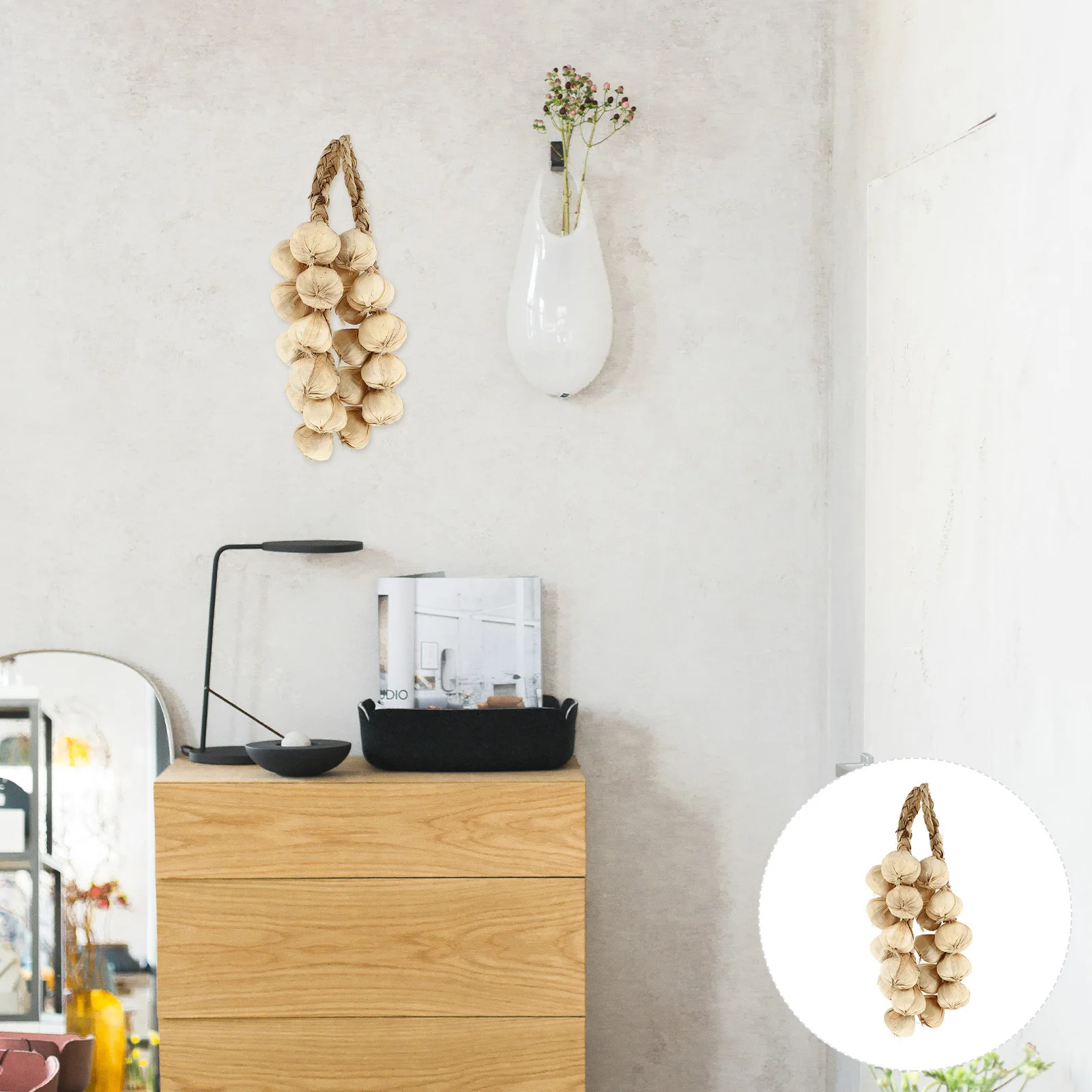 

Cabilock 2pcs Simulated Garlic Pendant Faux Hanging Vegetable Artificial Garden Wall Decor Lifelike Rustic Country Foam White