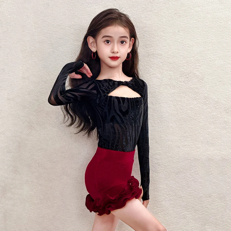 Strój do tańca latynoamerykańskiego dla dziewczynki na zimę 2025, odzież treningowa, długi rękaw, strój do występów, czarny body, czerwona spódnica, odzież do tańca latynoamerykańskiego 3074
