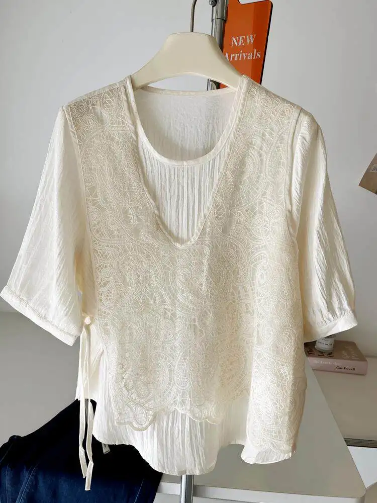 

plus Size Women's Summer Shirt Loose Fit Embroidered Lace Top Fake Two-Piece Style Breathable Comfortable Korean Version