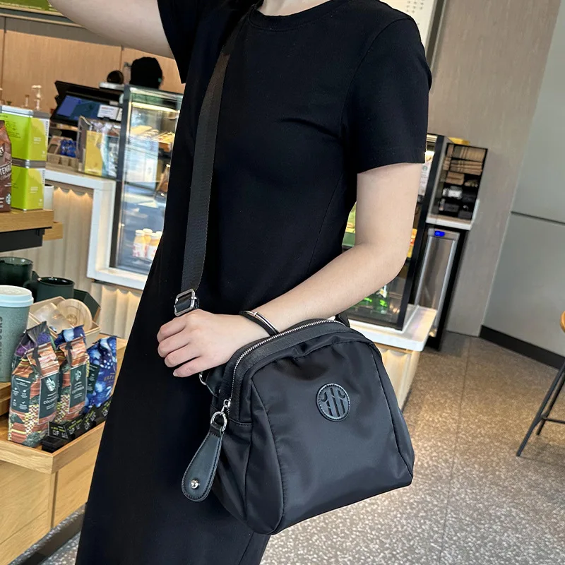 borsa-a-tracolla-leggera-in-tessuto-oxford-per-donne-borsa-sportiva-per-telefono-stile-trendy-ins-compatta-ma-capiente