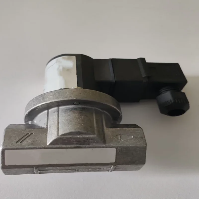 

Brand New Original Solenoid Valve VAN120R/NW VAS240R/LW VAD240R/NW-100А VAD350R/NW-100А VRH1E25R/2505 VGP15R02W6