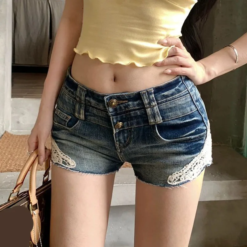 

Новые летние сексуальные джинсовые шорты с эффектом облегания бедер для женщин, корейская мода, с кружевными вставками, с низкой талией, эластичные, облегающие, короткие брюки