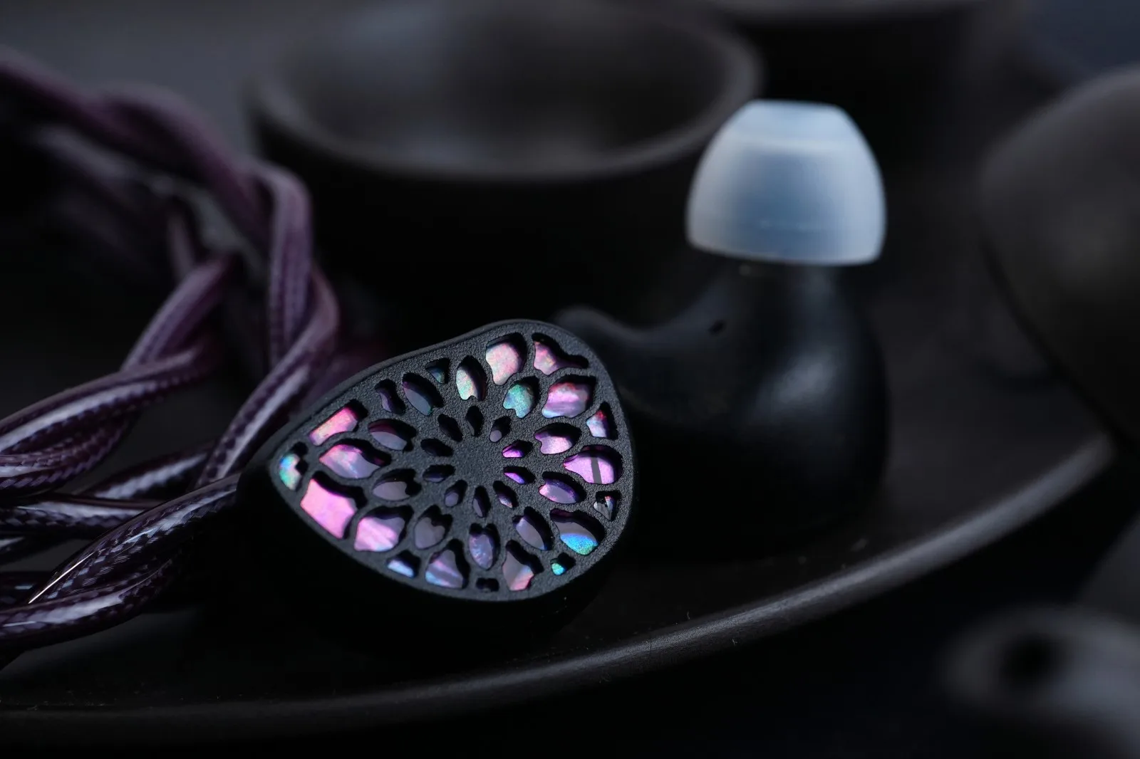 طلب مسبق TANGZU Zetian Wu Legend سماعات أذن مزدوجة مستو داخل الأذن Hifi مع تصميم كابل قابل للفصل 0.78 مم