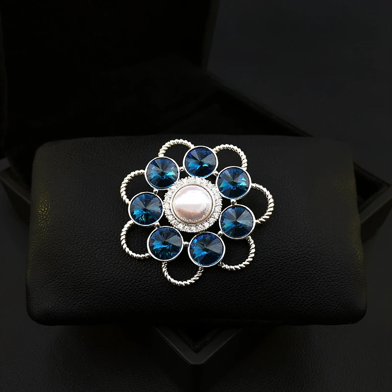 1880 Brooch Exquisite High-End Blue Crystal Flower Corsage Elegant Suit Pin Scarf Accessories for Women Clothes Neckline Jewelry