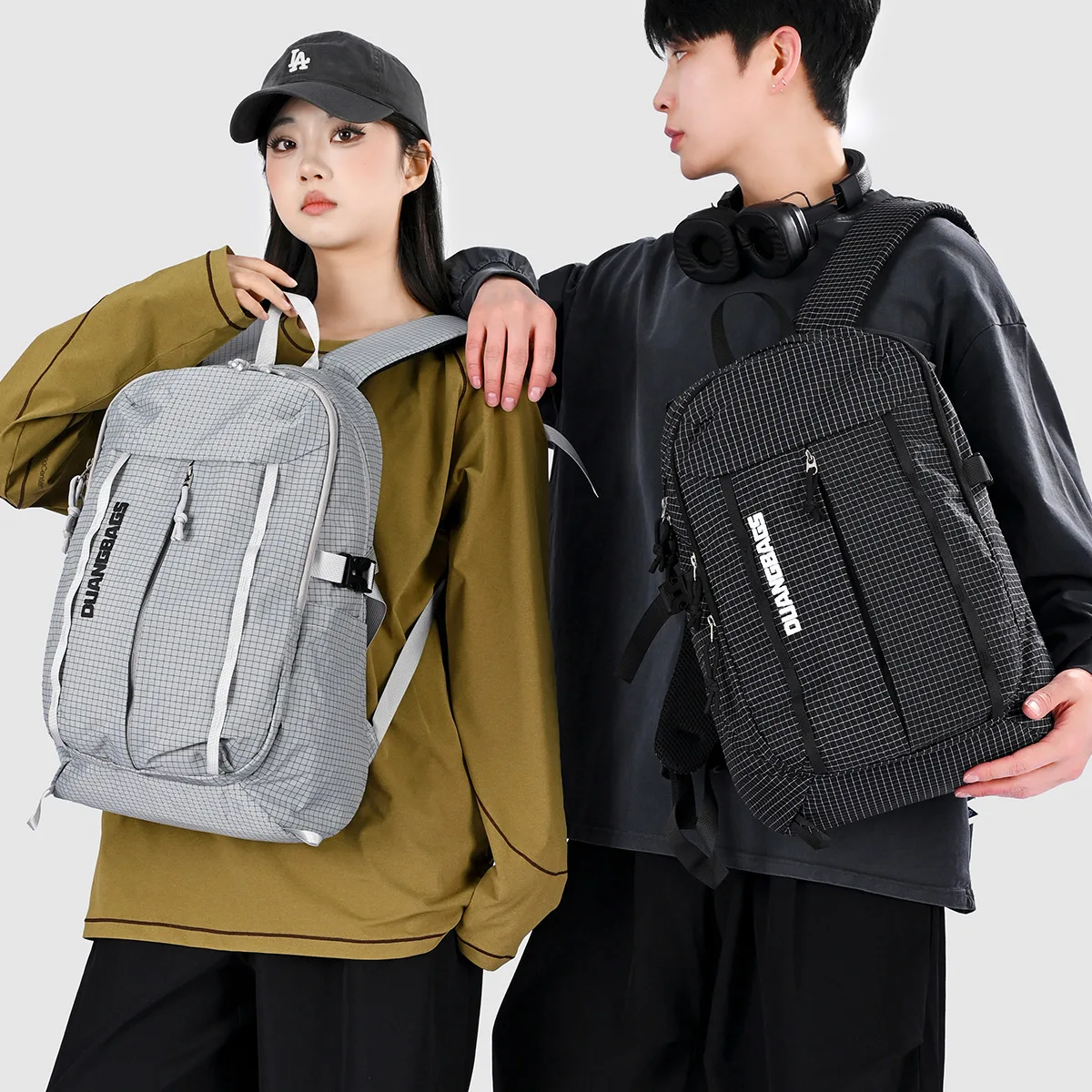 Lightweight Backpack for Men Women – Unisex Sports Outdoor Travel Backpack, Casual Daypack for School, Hiking, Commuting