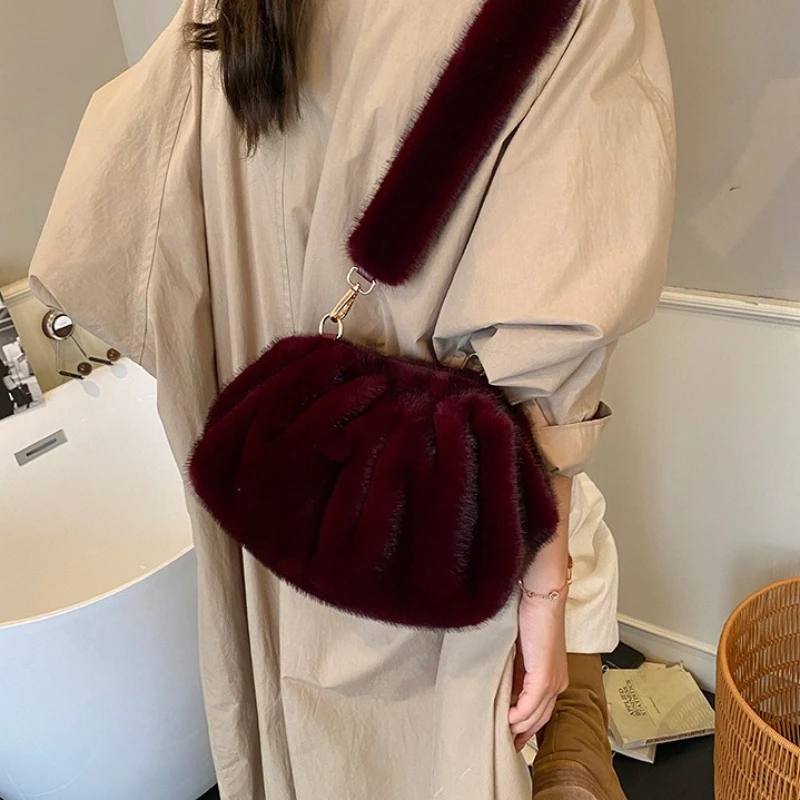 

Сумка-клатч из искусственного меха, женская зимняя плюшевая сумка через плечо, винтажная пушистая сумка с подушкой-облаком, сумка высокого качества в Гуанчжоу