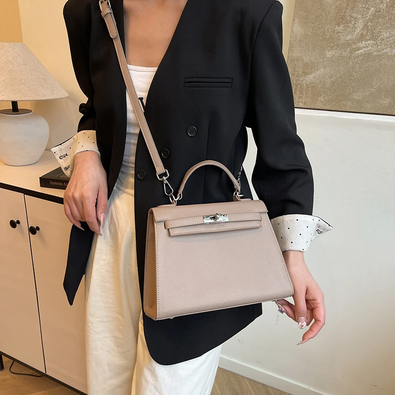 

Famous Designer Women's Handbag Leather Crossbody Bag Elegant Classic Shoulder Bag For Ladies Fashion Statement