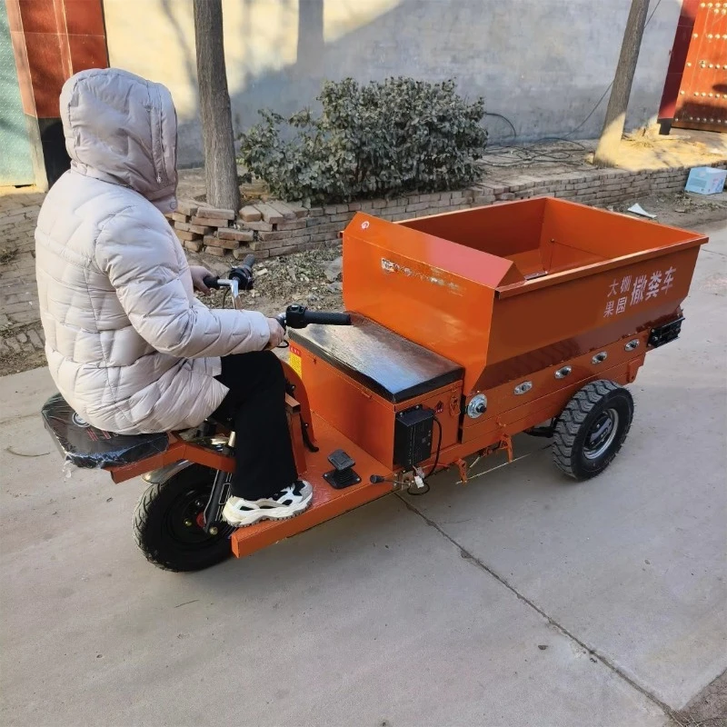 Triciclo Distribuidor de Fertilizantes e Esterco