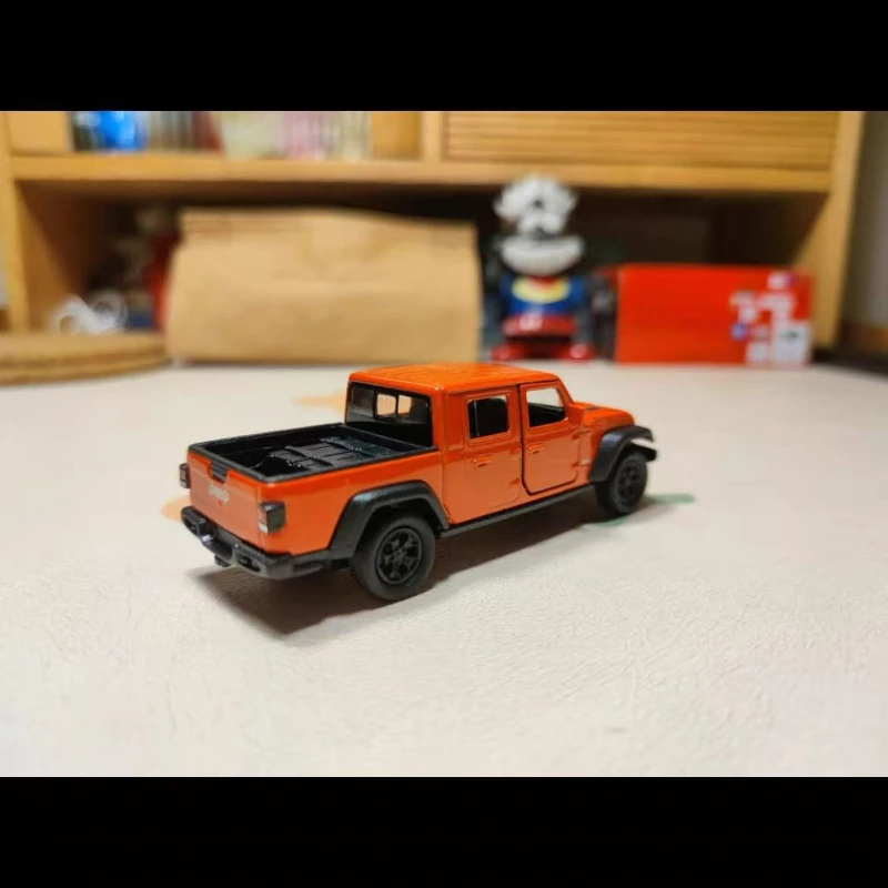 WELLY 1:36 2020 Jeep Gladiator Diecast Toy car Fuoristrada Modello In Metallo Tirare Indietro Auto In Lega di Auto Per Il Regalo Dei Bambini B618