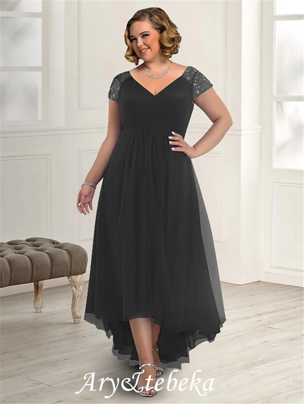 

A-Line Mother of the Bride Dress Plus Size Elegant V Neck Asymmetrical Floor Length Chiffon Short Sleeve with Pleats Beading