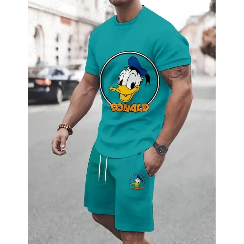 Модный комплект футболок с короткими