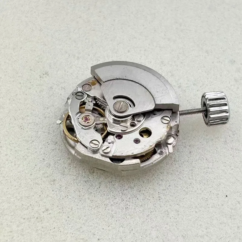 Watch accessories 4207/4206 movement are shipped randomly, 70% of which are new and functioning normally