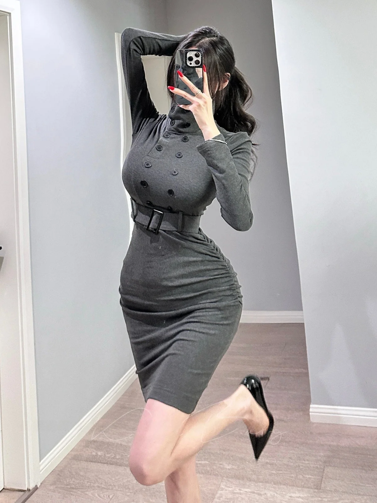 

Сексуальная облегающая юбка с высокой талией для женщин: модная, универсальная, прикрывающая бедра, соблазнительная, подчеркивающая талию. Весна 2026.