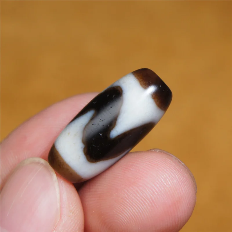 

Himalayan Tibetan DZI Beads Old Agate Tiger Tooth Totem Amulet Small Bead GZI