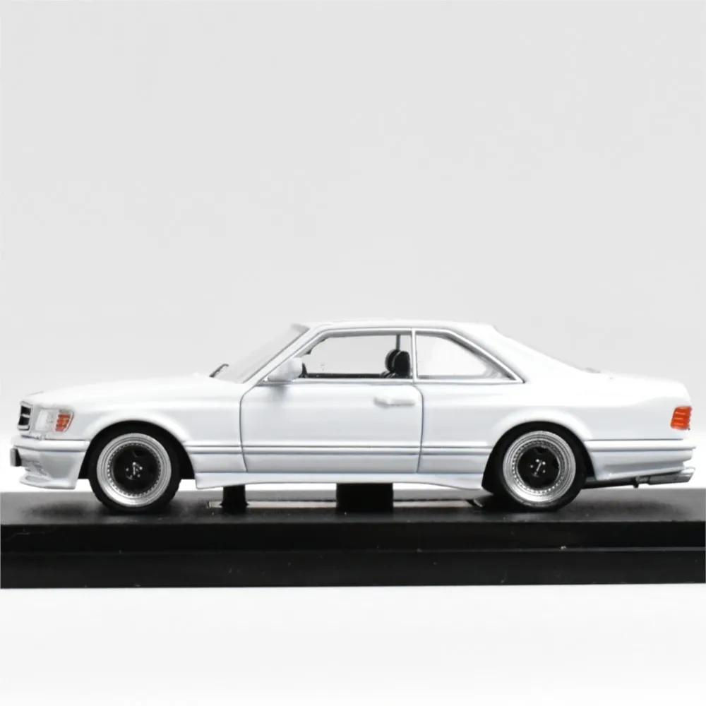 

RM Rhino Модель 1:64 Коллекция 560SEC W126 Подробная литая под давлением модель автомобиля