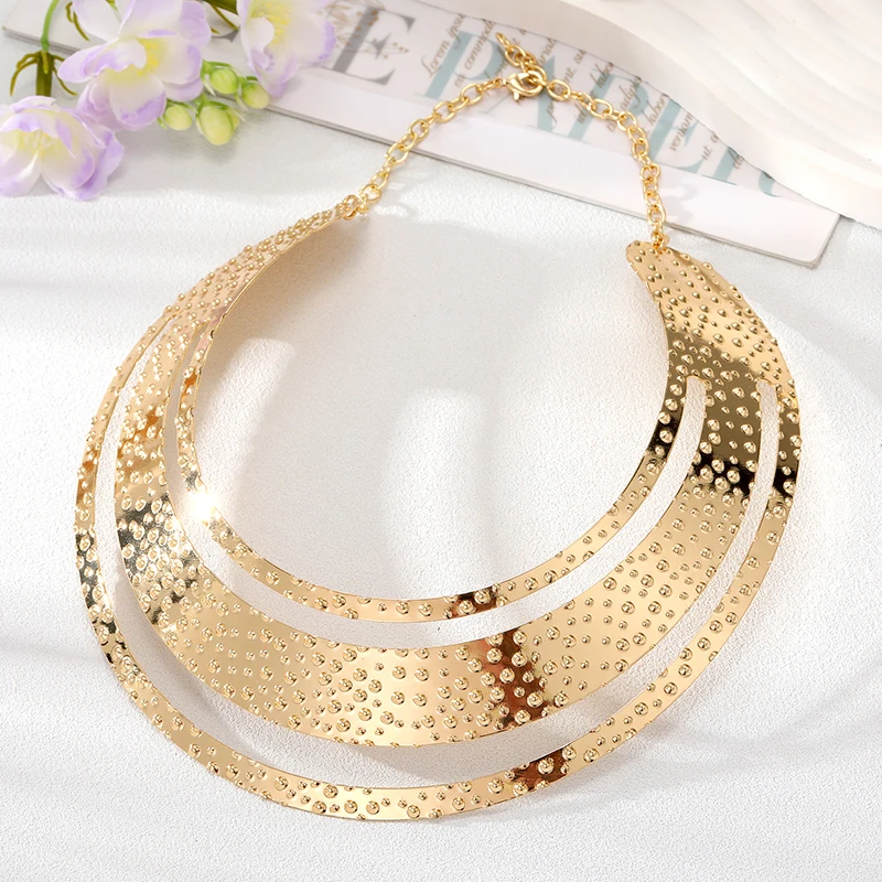 Metal Golden Hollow Heart Torques Necklace Women New European Trendy Ethnic Geometric Wide Collar Necklace Wedding Party Jewelry