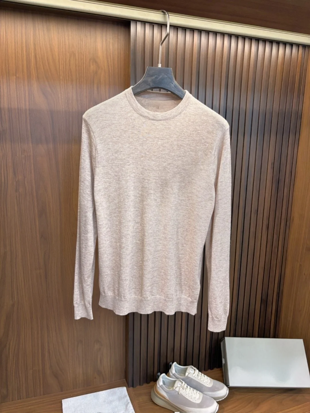 

High Quali 00 Wool Men's Casual round Ne Knitwear Base Layer Sweater Comfortable Loose Fit Long Sve T-irt Sle