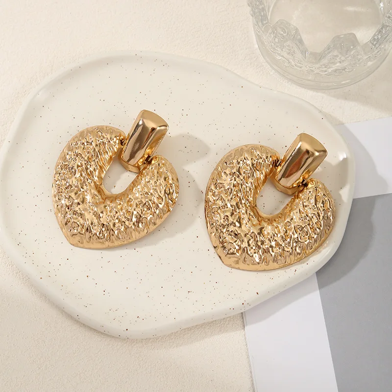 Bold Gold Color Textured Shell Drop Earrings Hammered Mesh Oval Frame Statement Dangle Jewelry Women High Fashion Club Wear