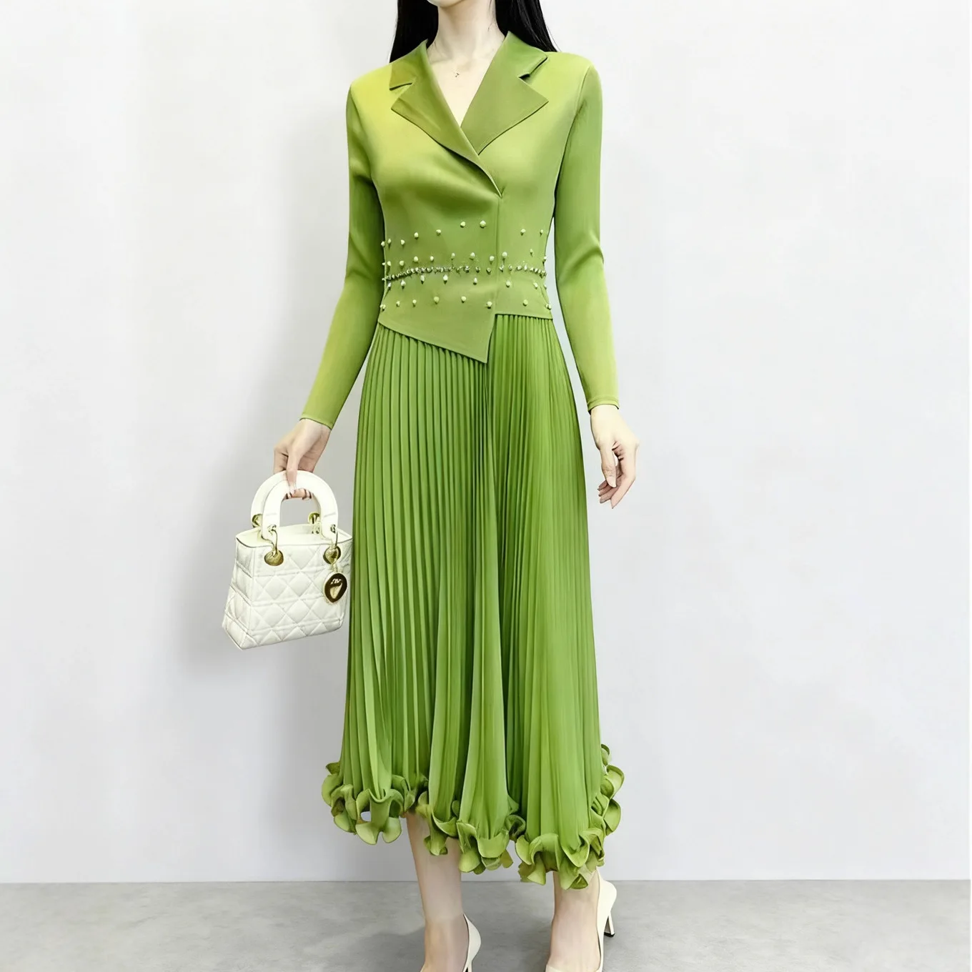 فستان مياكي أنيق مُزين بقطع القماش للنساء بياقة وأكمام طويلة فساتين مشاعل مطرزة لخريف 2025 مد جديد