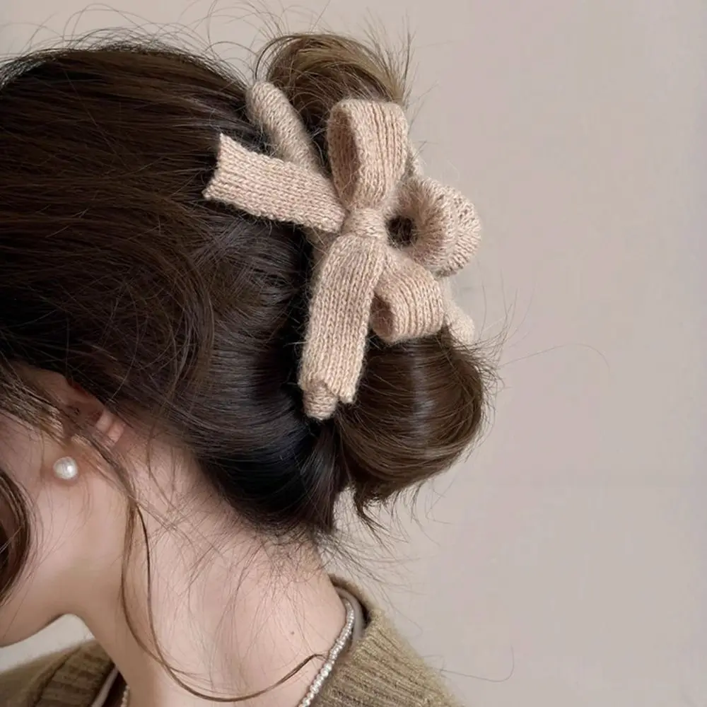 Korean Woolen Knitted Bow Hair Claw Clip Handmade Weave Plush Hair Crab Clip Simple Large Shark Clip Hair Accessories