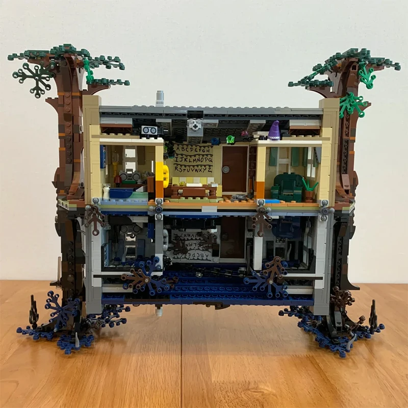 Blocs de construction créatifs du film Stranger Things à l'envers, 2499 pièces, modèle d'architecture, briques, jouets de noël, cadeaux pour enfants et adultes