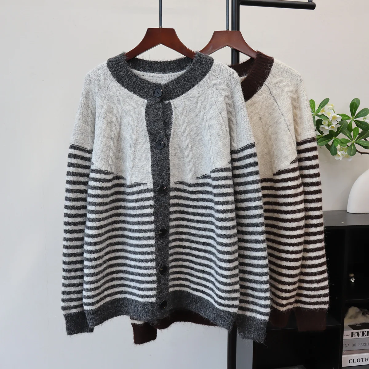

Knitted Women Cardigan Sweaters Striped Jumpers Cable Knit Round Neck Long Sleeves Single Breasted Loose Fit 2025 Autumn Winter