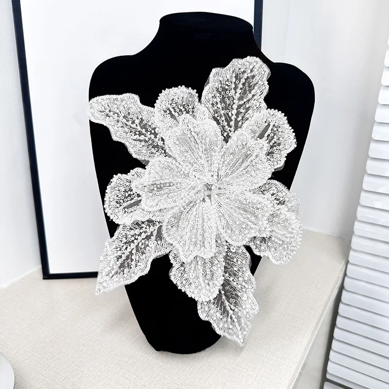 Lantejoula frisada flor colar Applique, laço branco, remendo bordado, corsage, vestido de casamento DIY, roupas costura acessórios, 1pc