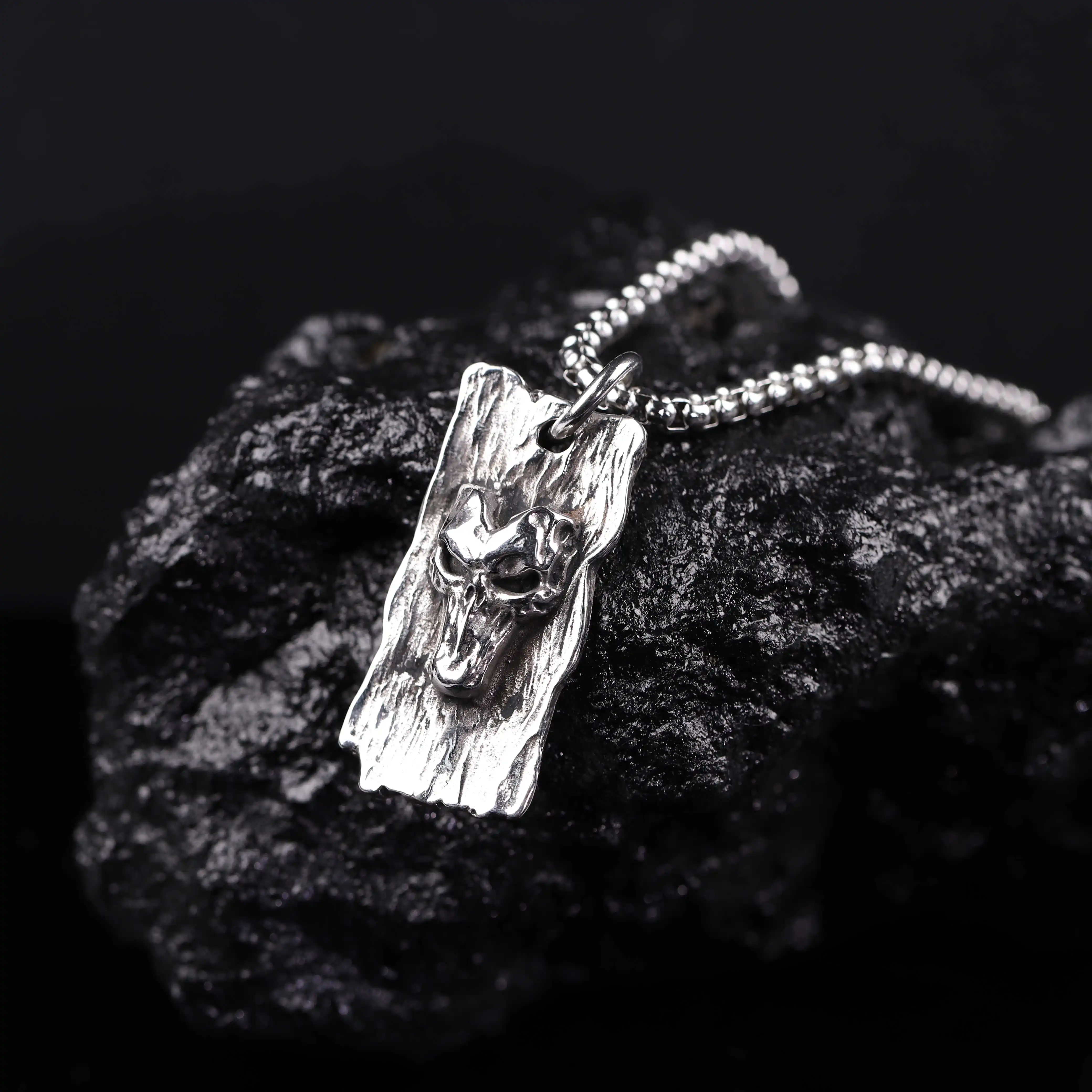 Wholesale Fashion Stainless Steel Punk Jewelry Square Pendant Demon Rider Pendant Punk Necklace