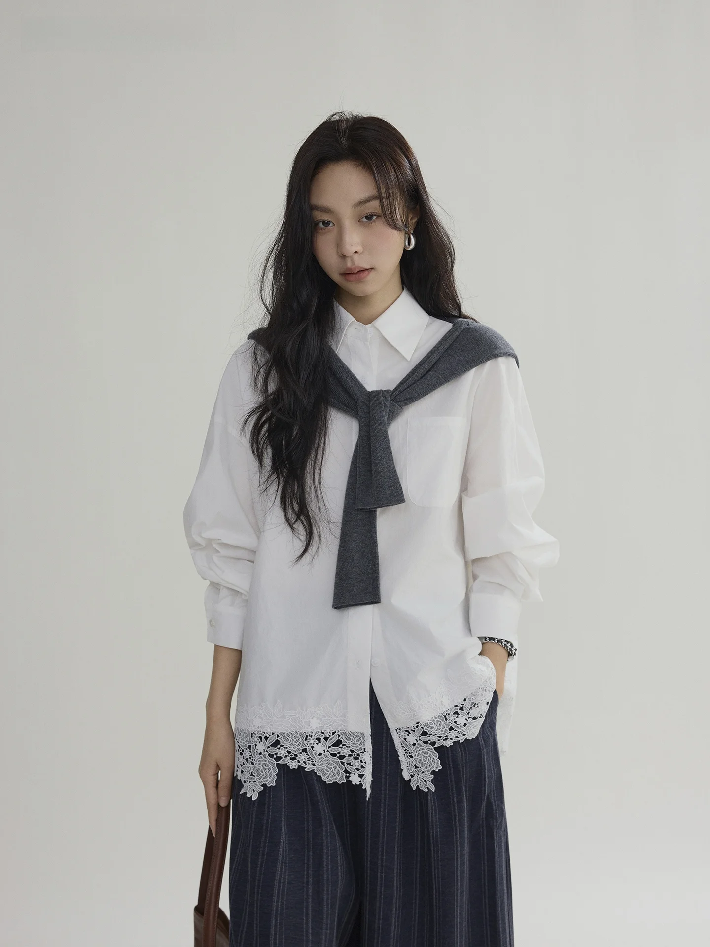 

Joli Choose Lace Splice Casual Style Women's Shirt Breathable Loose Fit Long Sleeve Simple Design Comfortable Cotton Blend
