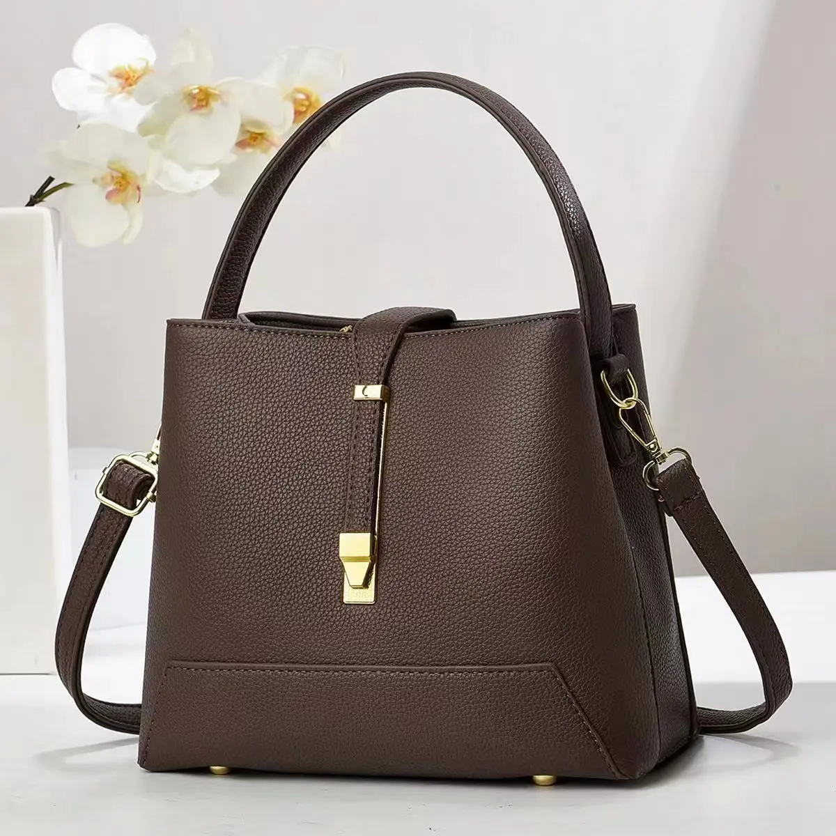 Fashionable Women's Handbag 2025 New Korean Style Single Shoulder Crossbody Smooth Surface Handbag Daily Use Soft PU Material