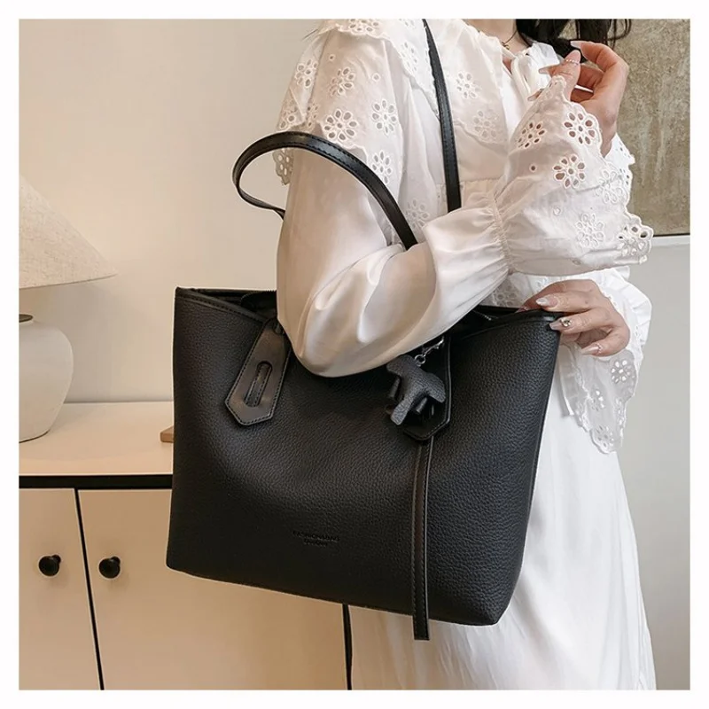 

Классическая дизайнерская кожаная женская сумка-тоут в парижском стиле: популярная, элегантная, повседневная, простая, винтажная, модная, трендовая, дизайнерская сумка для подгузников