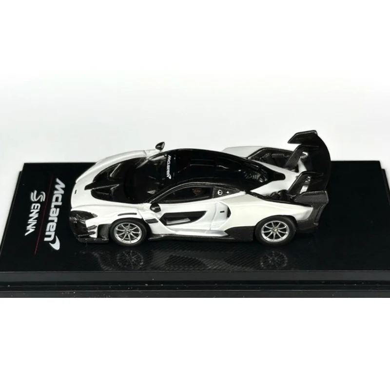 CM 1:64 Mclaren Senna GTR สีขาวไดคาสไดโอรามารถของเล่นคอลเลกชัน