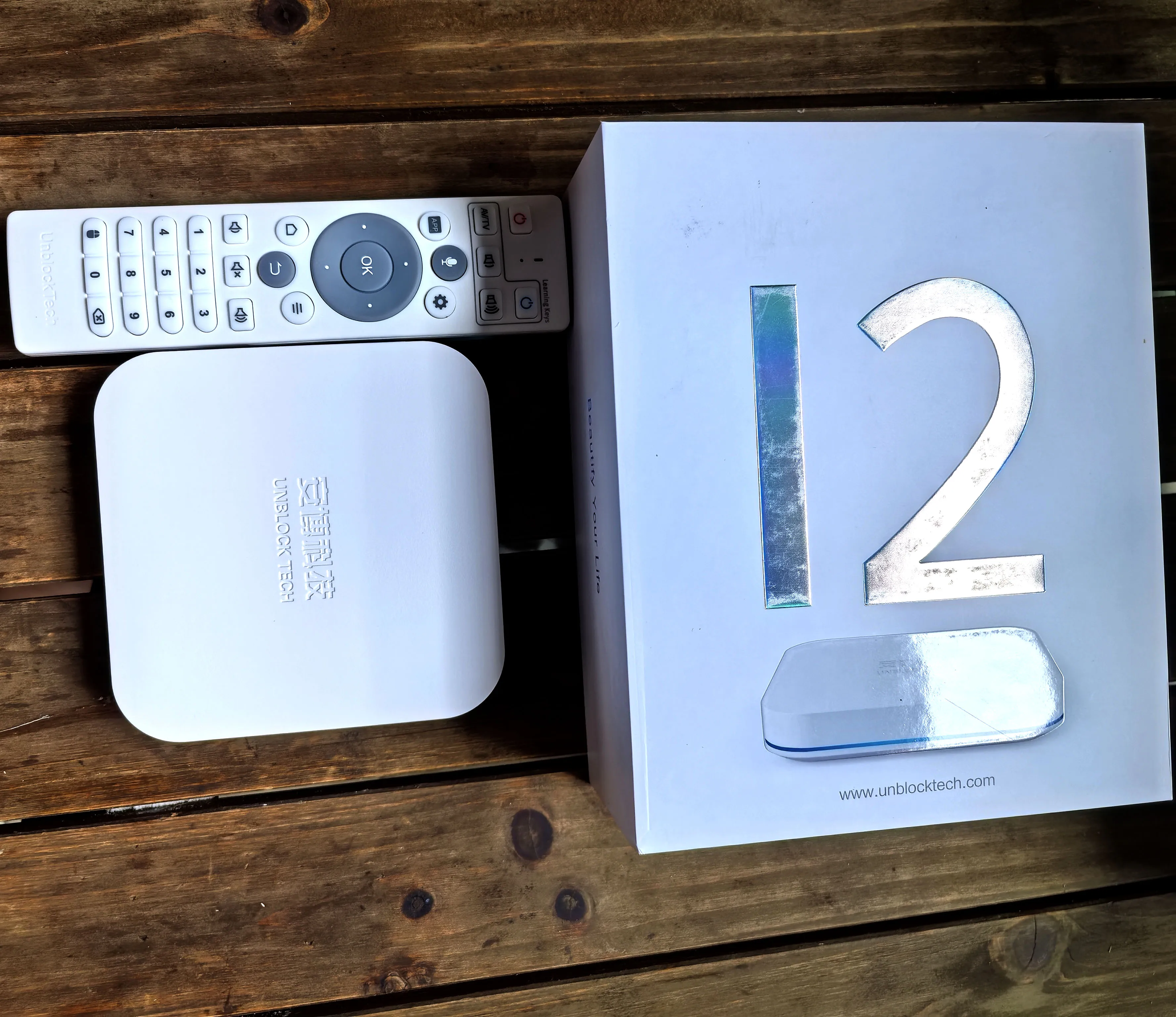 وصل حديثًا صندوق تلفزيون UBOX 12 Android 12.0 2025 Unblock Tech UBOX12 أفضل صندوق تلفزيون ذكي آسيا التحكم الصوتي 4G64GB WIFI6 Set Top box #4