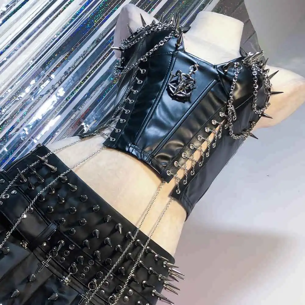 

Топы Y2K: готические, панк-рок, хараджуку, кавай, эко-готика, эмо, в стиле 90-х, фейри, E-Girls, с цепями, заклепками и шипами, ручной работы, DIY