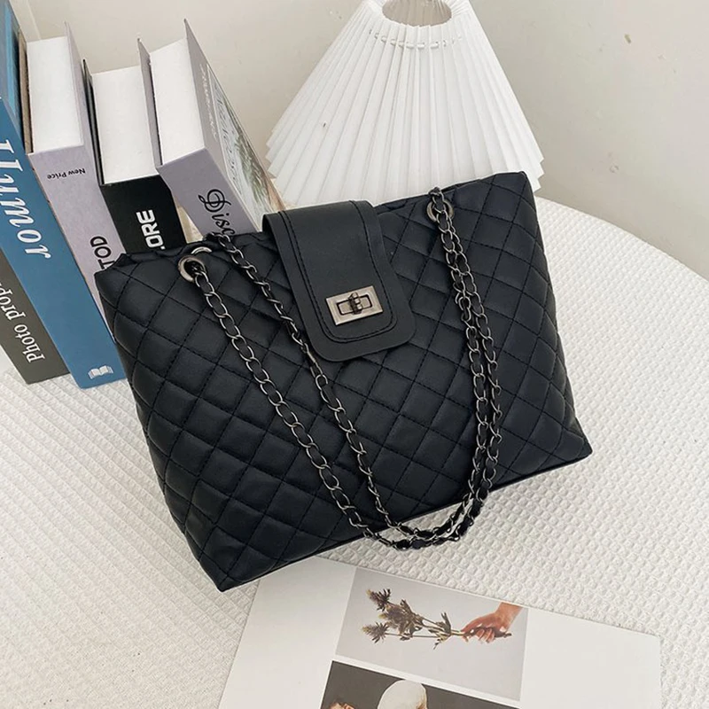 Fashion Embroidered Chain Handbag Luxury Solid Color Underarm Bag For Women Casual Simple Large Capacity Square Bag Tote Bag