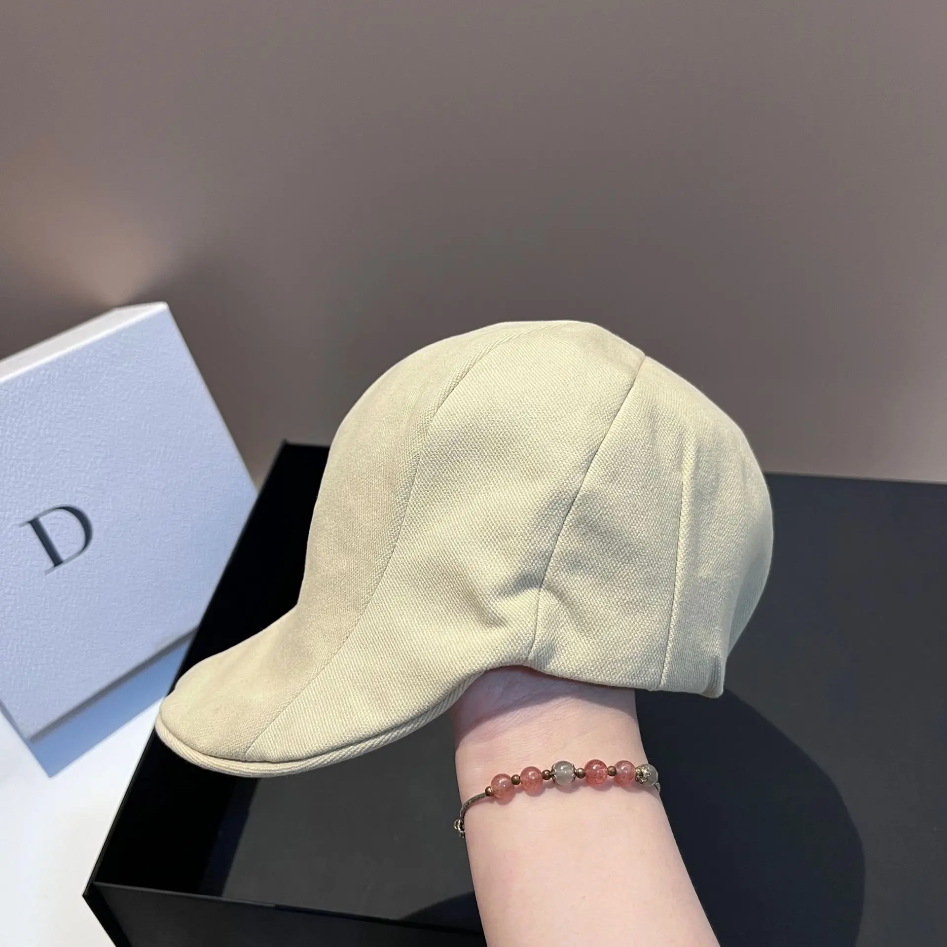 قبعة زوجين قطنية عصرية للجنسين لعام 2025 - قبعة عصرية جديدة لربيع وصيف بتصميم خلفي صغير قابلة للتعديل للترفيه في الهواء الطلق إلى الأمام