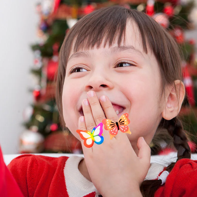 Colorido PVC Butterfly Ring para crianças, decoração de festa de aniversário, anel de desenhos animados infantis, lembranças do bebê, favores do partido do evento, presente, 6pcs