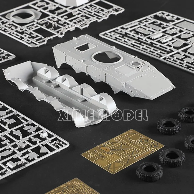 عازف البوق البلاستيك تجميعها خزان أطقم منمذجة 09606 VBM Freccia 1/35