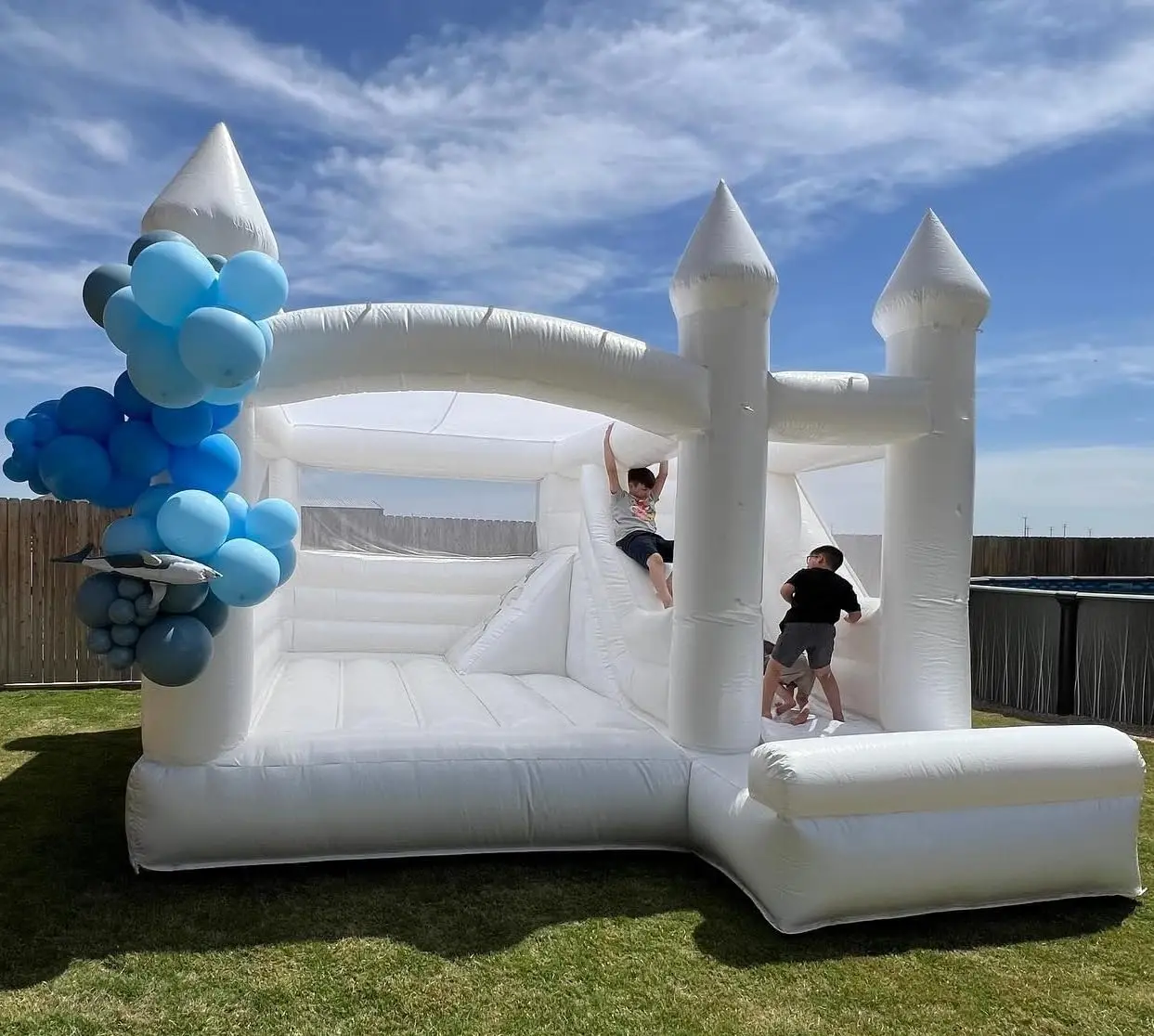 Stock Commercial  Bouncy Castle Inflatable White Bounce House Castle Heavy-Duty PVC with Slide and Large Bounce Area For Adult