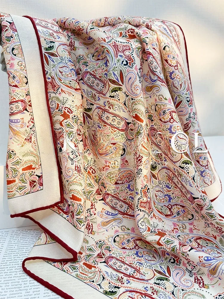 シルクウールスカーフ女性の秋冬多用途ネックプロテクションスカーフ高級感のある本物のシルクウールスクエアスカーフ65ショール