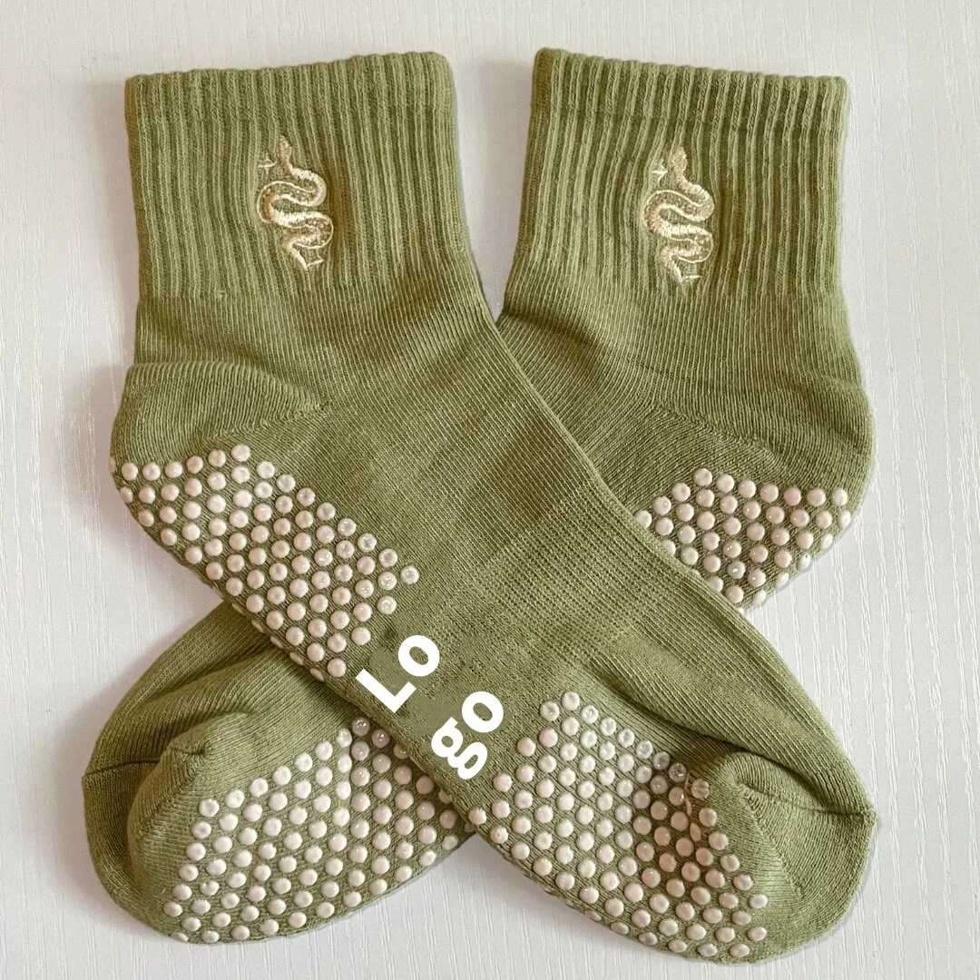 الشركة المصنعة OEM جديد مخصص التطريز شعار كشكش زلة الطابق طاقم الرياضة القطن قبضة النساء بيلاتيس اللياقة البدنية اليوغا الجوارب #4