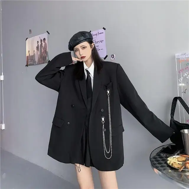 سترة بدلة سوداء بسلسلة عصرية كورية من Insozkdg للنساء ربيع جديد فاخر فضفاض غير رسمي بكتف مبطن سترات نسائية