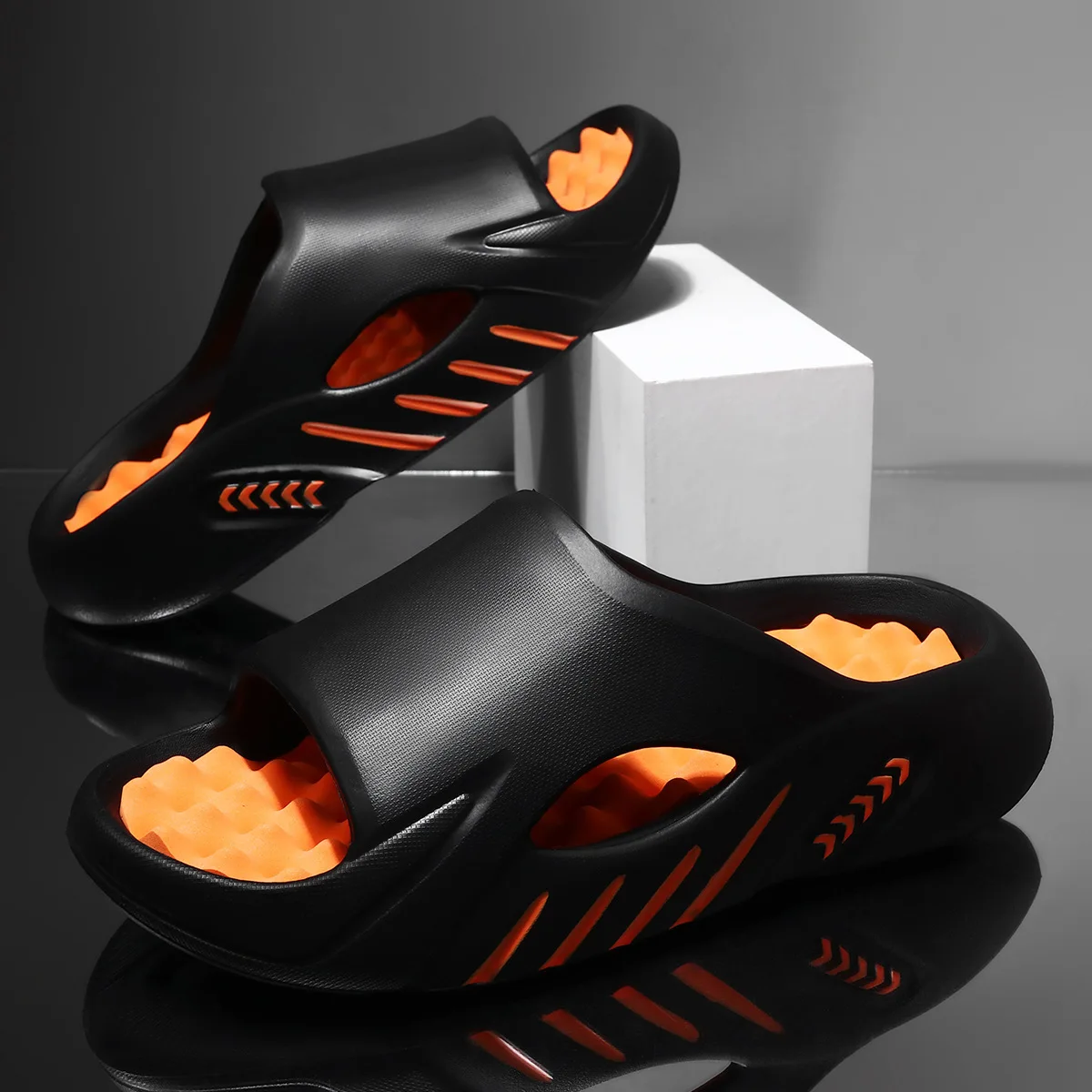 

Мужские тапочки, летние уличные модные противоскользящие пляжные сандалии на платформе, трендовые домашние тапочки для пар, сандалии на толстой подошве