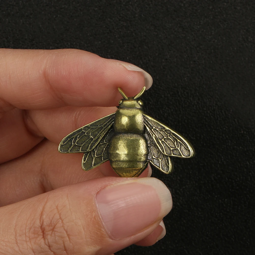 

Retro Brass Bee Statue Vintage Home Decor Lifelike Insect Figurine Creative Elegant Design Practical Details Perfect