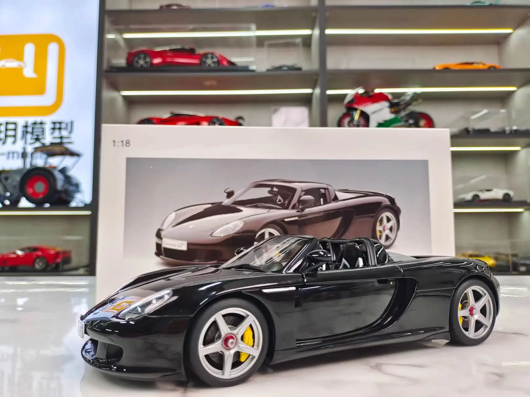 Autoart 1:18 CarreraGT Simulation Limited Edition All Open Alloy Metal Static Car Model Toy Gift