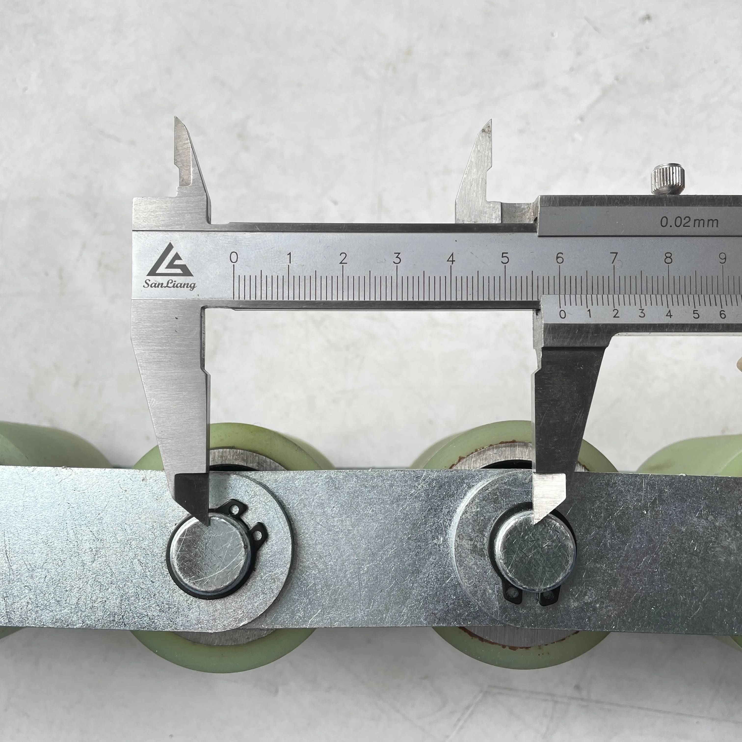 New Escalator Handrail Pressure Chain 10 Rollers 50*50mm Pitch 60mm With Spring Escalator Parts