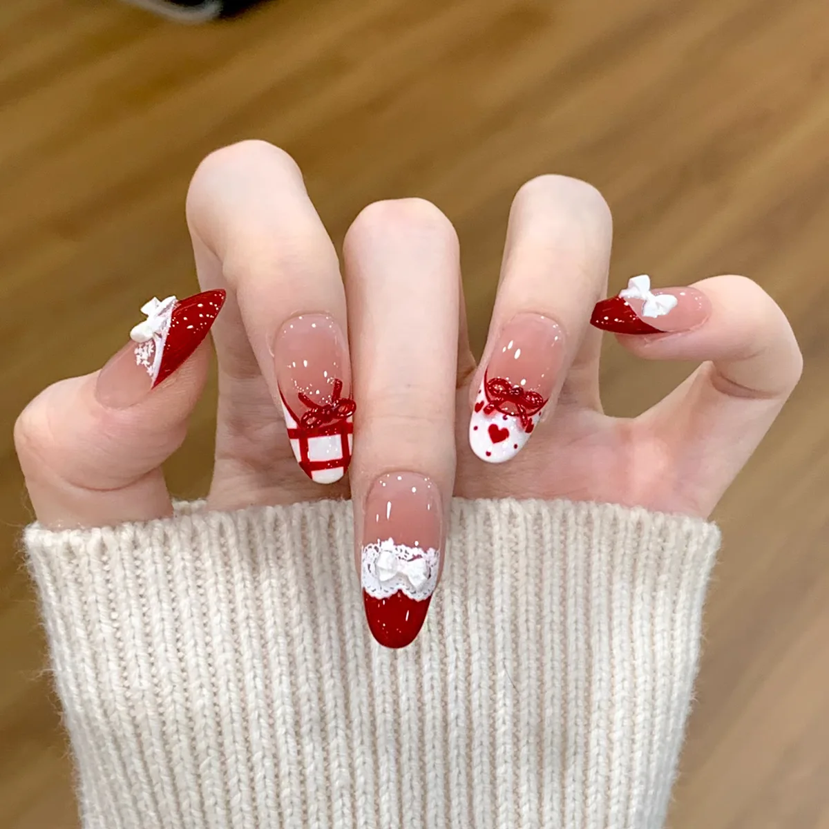 

24PCS Almond False Nails Red Love Lace Bow Press on Nails Sweet Cute French Design European American Valentines Day Manicure 네일팁