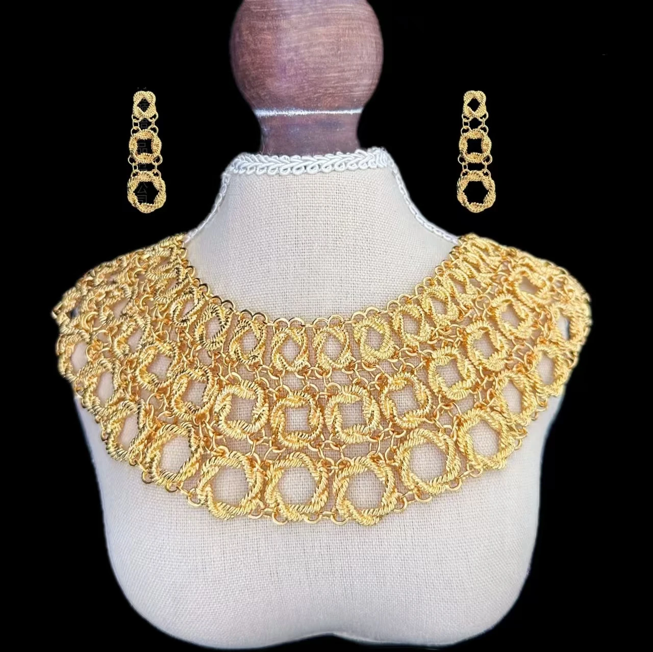 

Fashion Vintage Metal Weave Multi Layer Necklace Earring Two-Piece Set Woman Jewelry Set Dress Banquet Accessories High-Quality