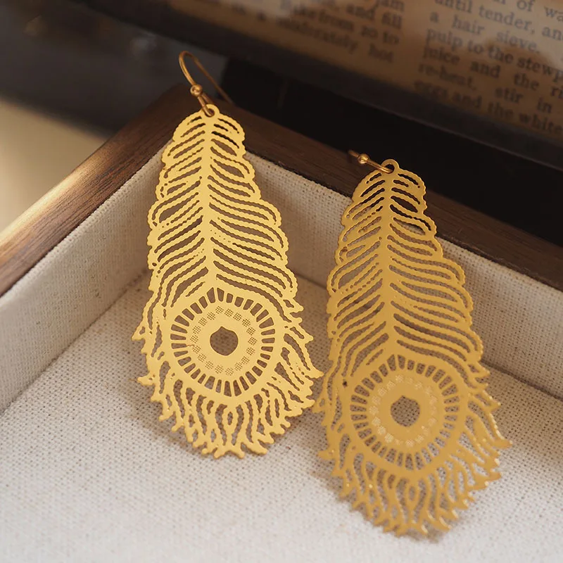 

European and American Style Minimalist Bohemian Feather Hollow-out Lace Tassel Earrings with Hooks