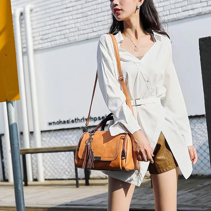 Trendy Women Bag 2026 New Versatile Oil Wax Leather Handbag Fashion Simple Versatile Shoulder Package Soft Leather Boston Bags